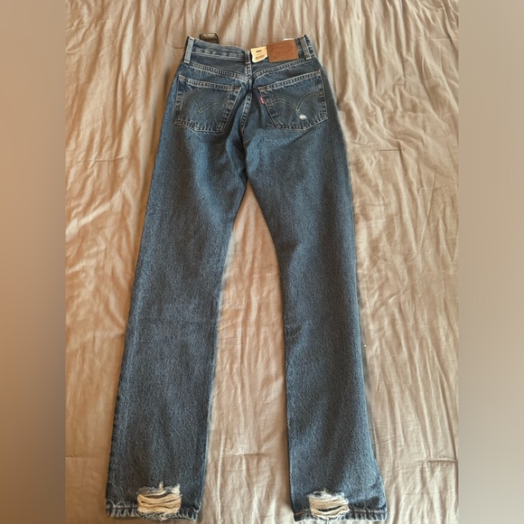 Levi Straight Leg 501 Jeans - Picture 3 of 6